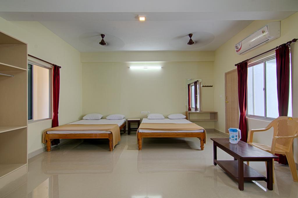 Отель Ganesh Residency Пондичерри Номер фото