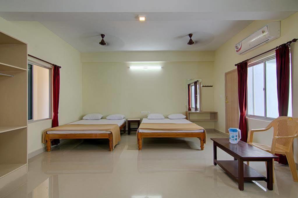Отель Ganesh Residency Пондичерри Экстерьер фото